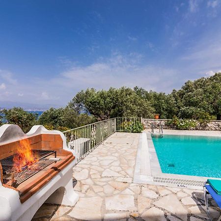 Villa Vingla By Villa Plus Kassiopi Exterior foto